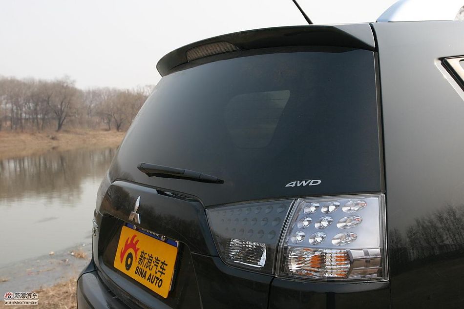 三菱欧蓝德EX劲界2.0运动版外观及细节