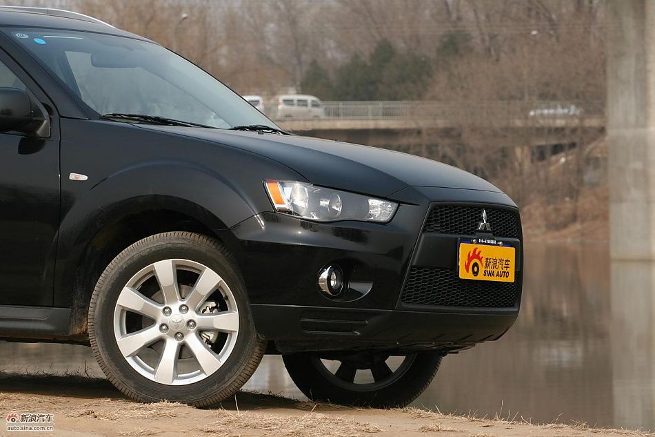 三菱欧蓝德EX劲界2.0运动版外观及细节