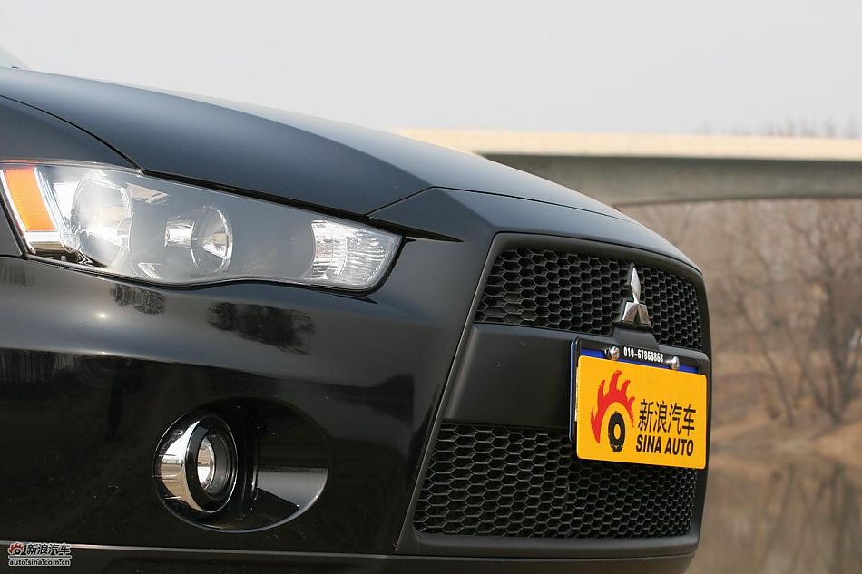 三菱欧蓝德EX劲界2.0运动版外观及细节