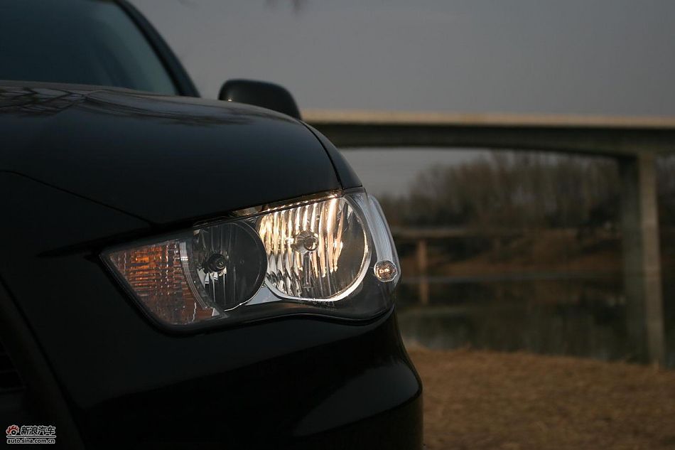 三菱欧蓝德EX劲界2.0运动版外观及细节