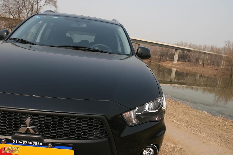 三菱欧蓝德EX劲界2.0运动版外观及细节