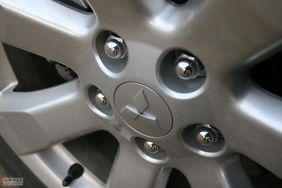 三菱欧蓝德EX劲界2.0运动版外观及细节