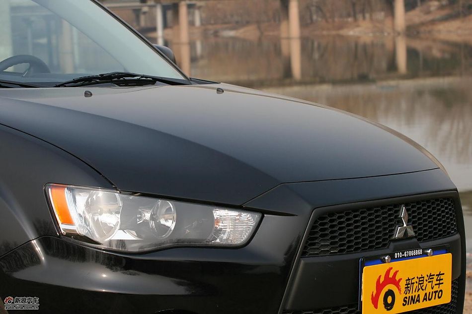 三菱欧蓝德EX劲界2.0运动版外观及细节