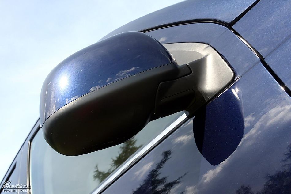 2010款三菱欧蓝德EX外观实拍图