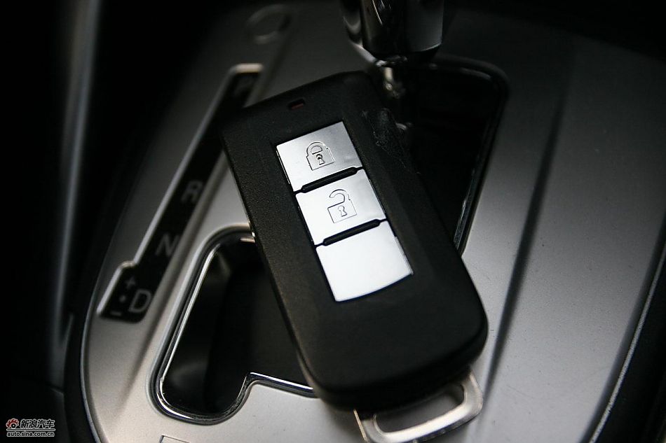 三菱欧蓝德EX劲界2.0运动版内饰及细节