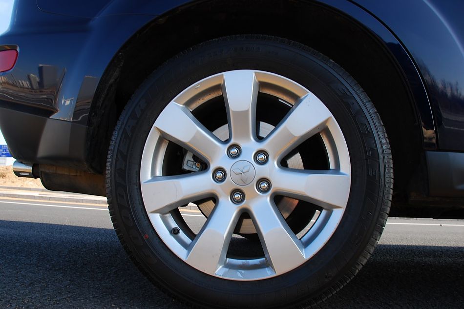 2010款欧蓝德EX3.0精英GT版外观实拍