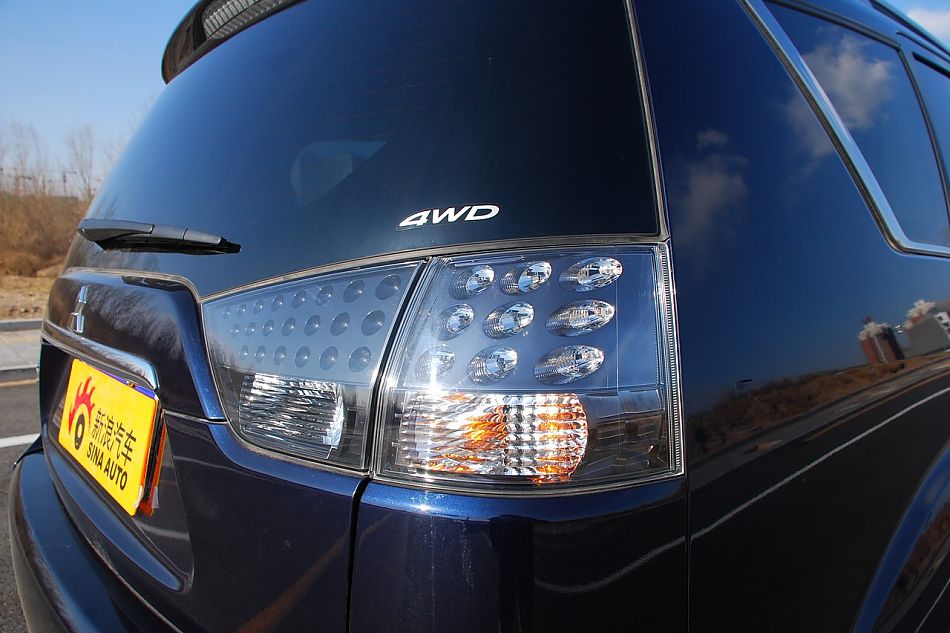 2010款欧蓝德EX3.0精英GT版外观实拍