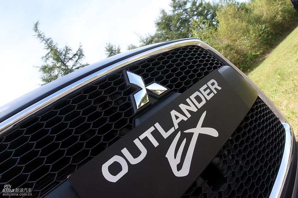 2010款三菱欧蓝德EX外观实拍图