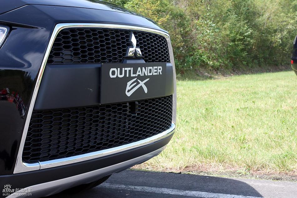 2010款三菱欧蓝德EX外观实拍图