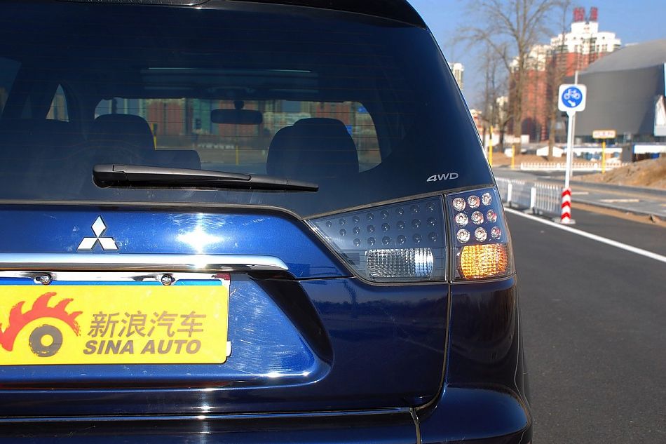 2010款欧蓝德EX3.0精英GT版外观实拍