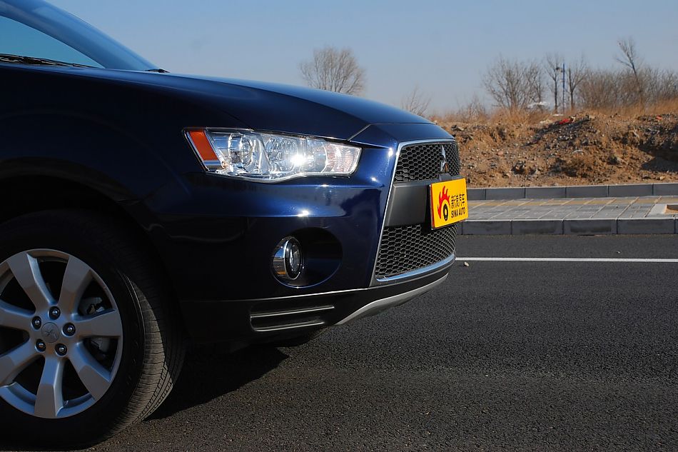 2010款欧蓝德EX3.0精英GT版外观实拍