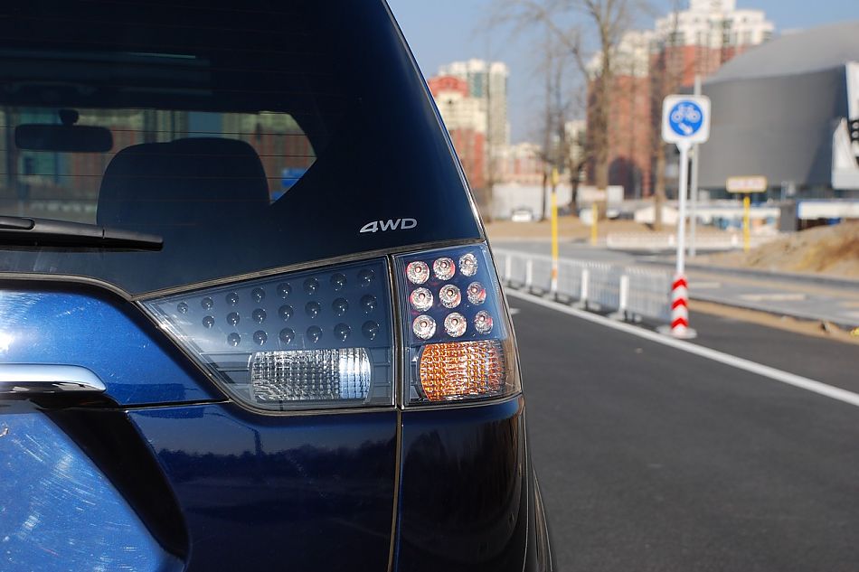 2010款欧蓝德EX3.0精英GT版外观实拍