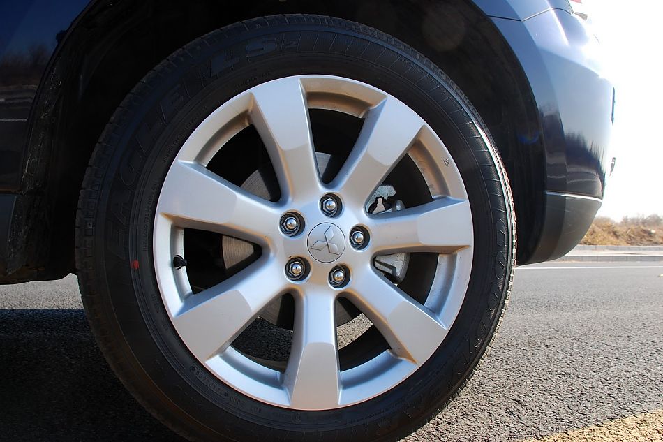 2010款欧蓝德EX3.0精英GT版外观实拍