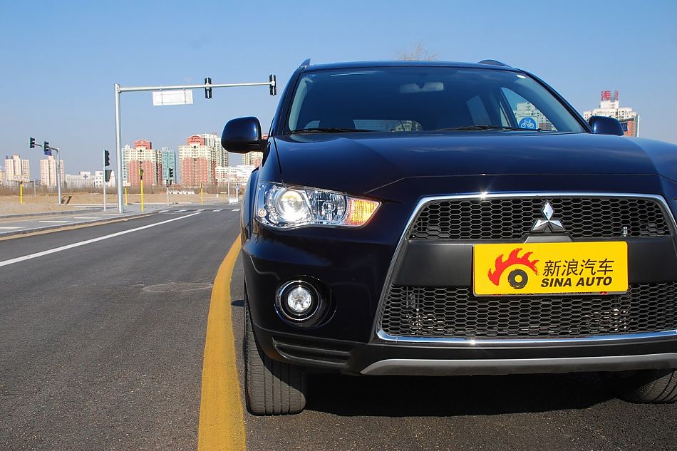 2010款欧蓝德EX3.0精英GT版外观实拍