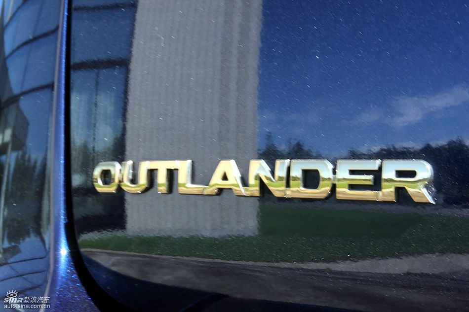 2010款三菱欧蓝德EX外观实拍图