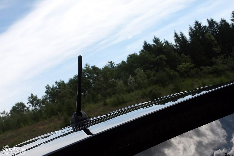 2010款三菱欧蓝德EX外观实拍图