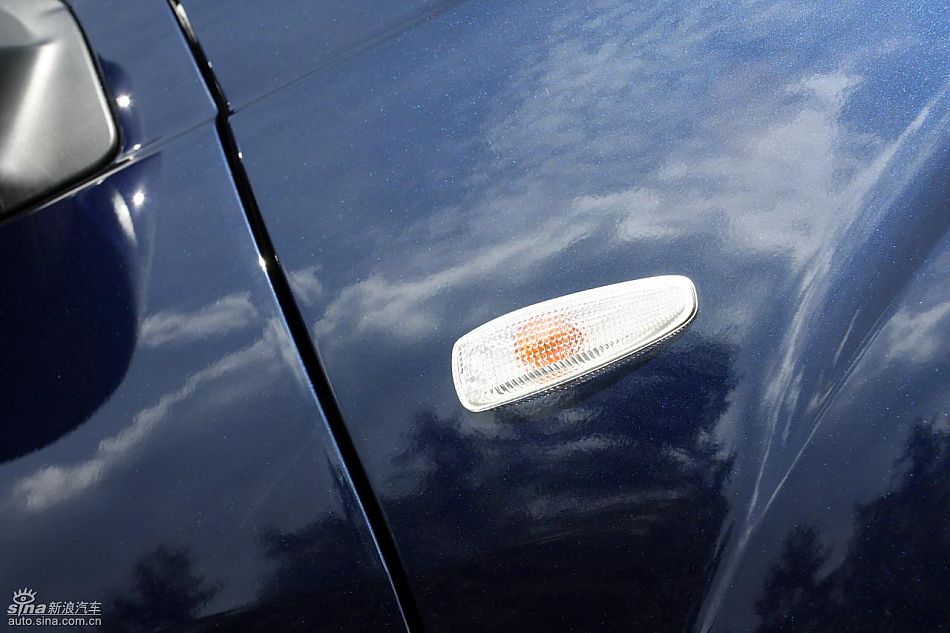 2010款三菱欧蓝德EX外观实拍图