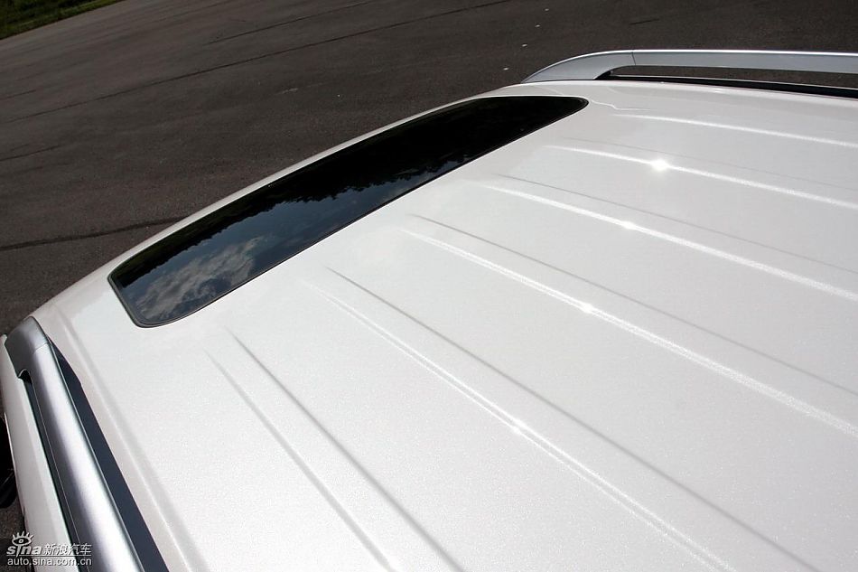 2010款三菱欧蓝德EX外观实拍图