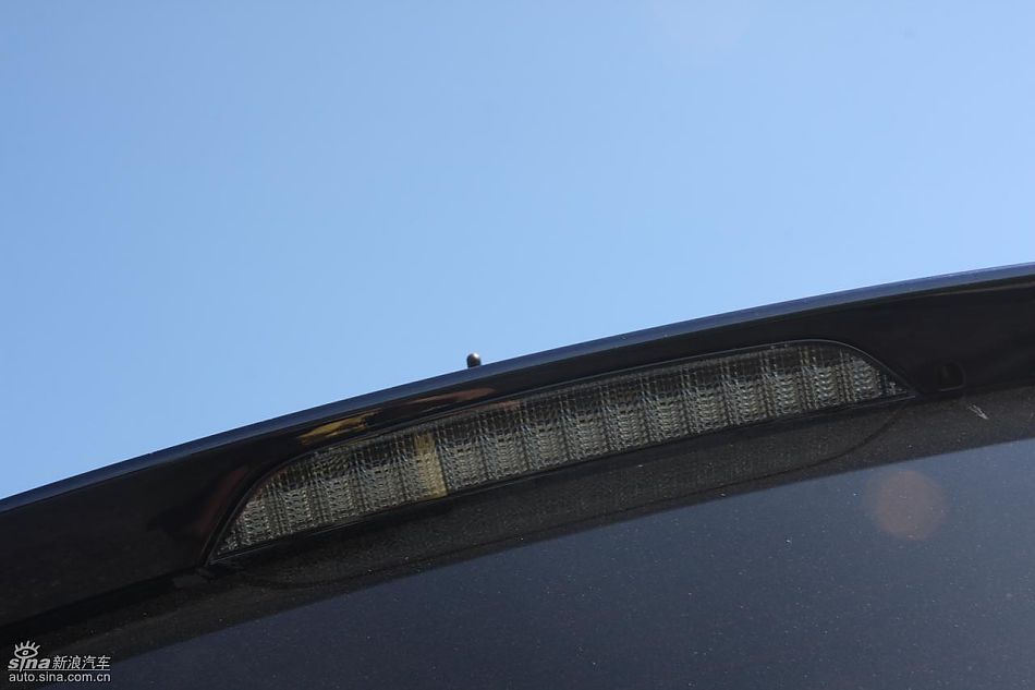 2010款三菱欧蓝德EX外观实拍图