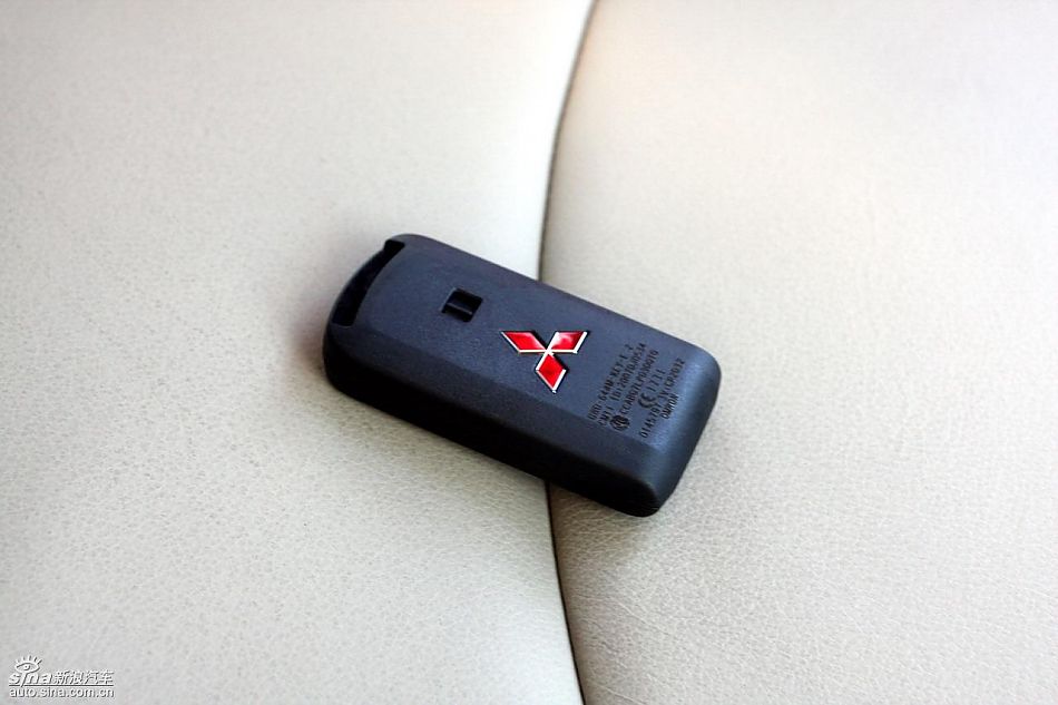 2010款三菱欧蓝德EX实拍图