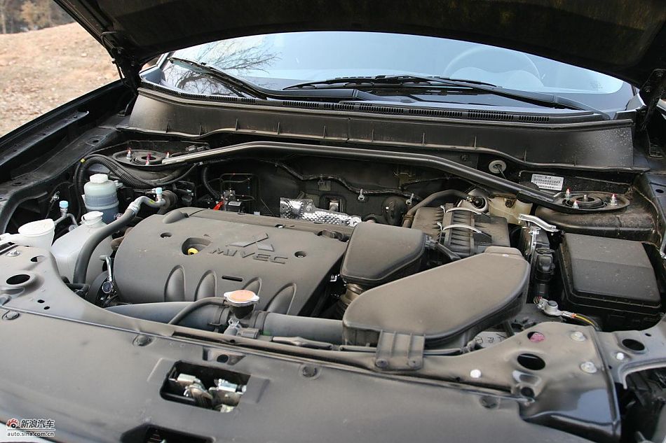 欧蓝德EX劲界2.0运动版发动机与底盘