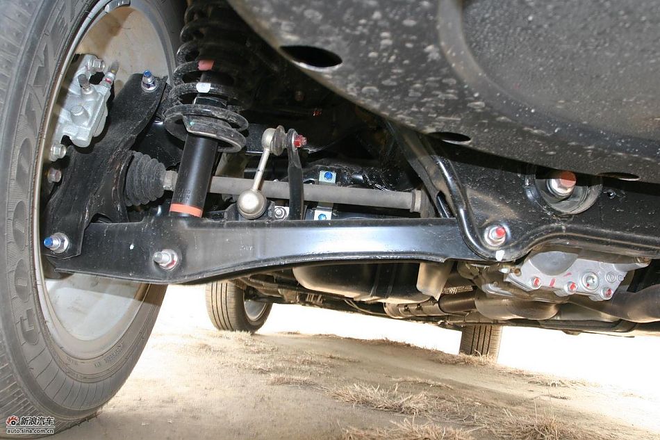 欧蓝德EX劲界2.0运动版发动机与底盘