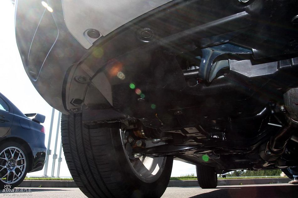 2010款三菱欧蓝德EX实拍图