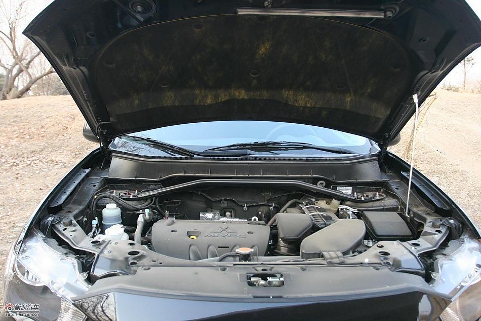 欧蓝德EX劲界2.0运动版发动机与底盘