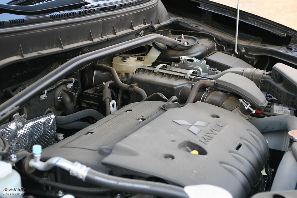欧蓝德EX劲界2.0运动版发动机与底盘