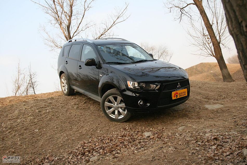 三菱欧蓝德EX劲界2.0运动版四驱体验