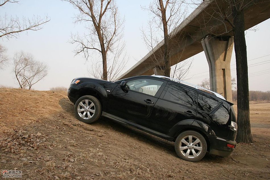 三菱欧蓝德EX劲界2.0运动版四驱体验