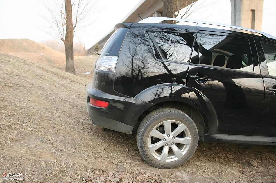 三菱欧蓝德EX劲界2.0运动版四驱体验