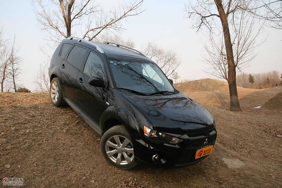 三菱欧蓝德EX劲界2.0运动版四驱体验