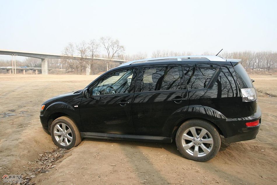 三菱欧蓝德EX劲界2.0运动版四驱体验