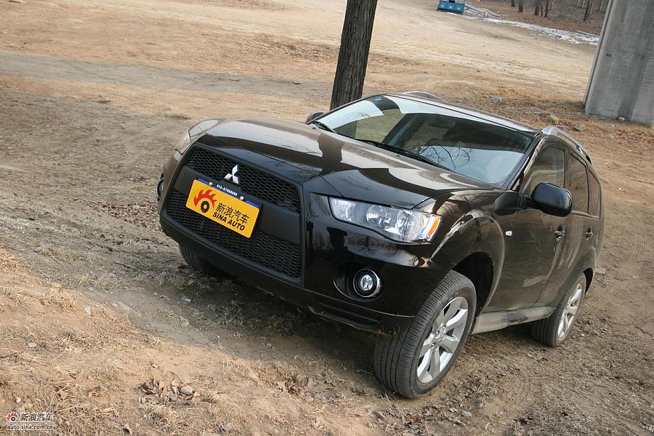 三菱欧蓝德EX劲界2.0运动版四驱体验