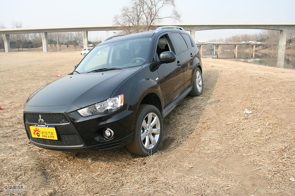 三菱欧蓝德EX劲界2.0运动版四驱体验