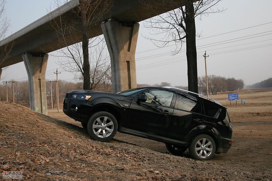 三菱欧蓝德EX劲界2.0运动版四驱体验