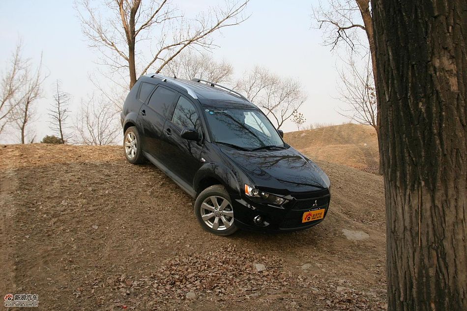 三菱欧蓝德EX劲界2.0运动版四驱体验