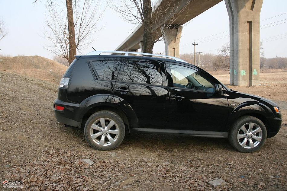 三菱欧蓝德EX劲界2.0运动版四驱体验