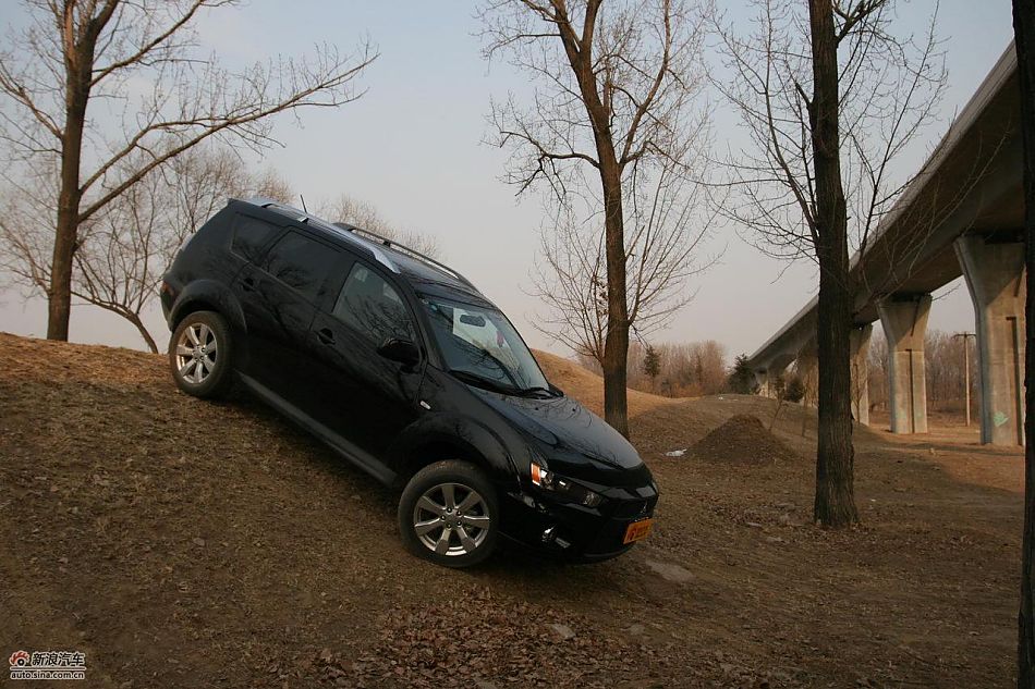 三菱欧蓝德EX劲界2.0运动版四驱体验