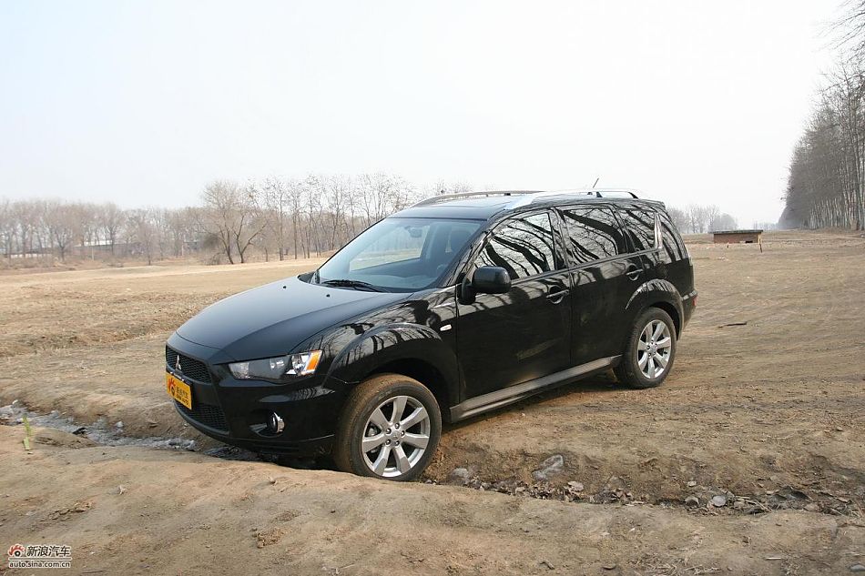 三菱欧蓝德EX劲界2.0运动版四驱体验