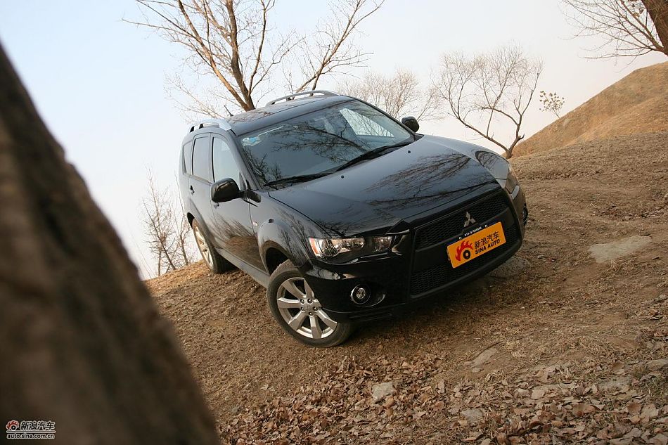 三菱欧蓝德EX劲界2.0运动版四驱体验