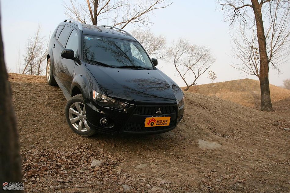 三菱欧蓝德EX劲界2.0运动版四驱体验