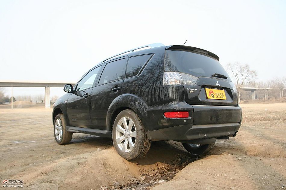 三菱欧蓝德EX劲界2.0运动版四驱体验