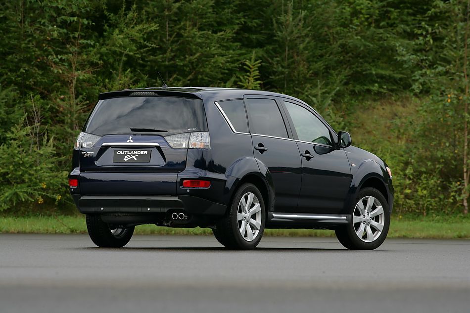 2010款三菱欧蓝德外观资料图