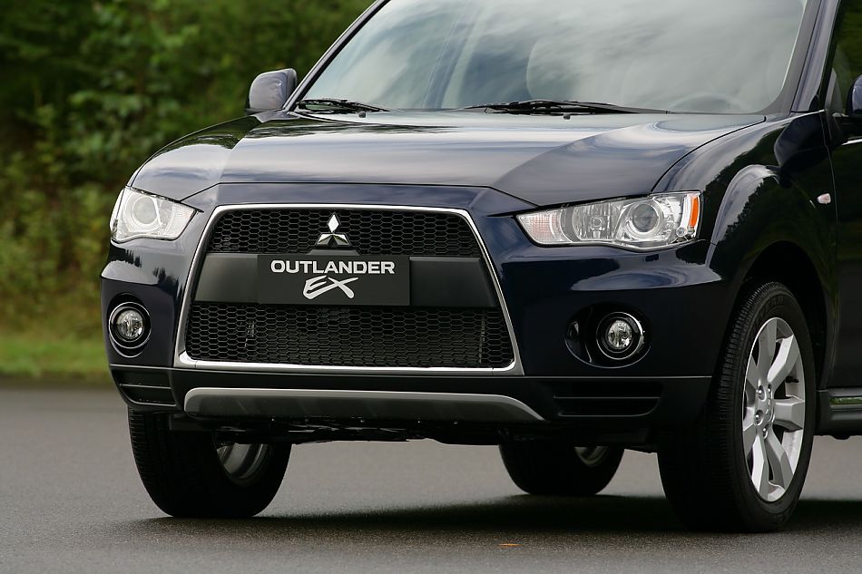 2010款三菱欧蓝德外观资料图