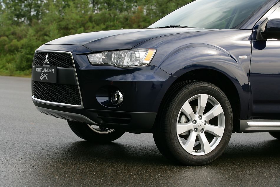 2010款三菱欧蓝德外观资料图