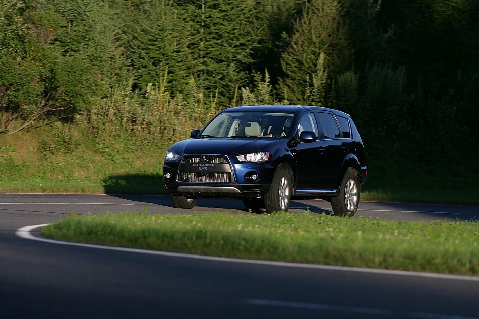 2010款三菱欧蓝德资料图