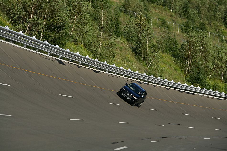 2010款三菱欧蓝德资料图