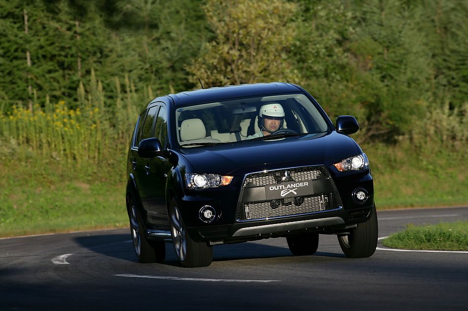 2010款三菱欧蓝德资料图